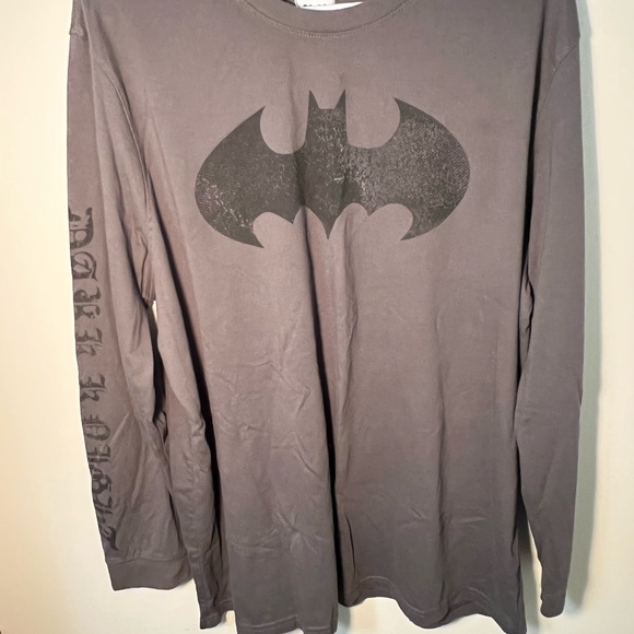 Gray Batman long sleeve shirt. Size XXL. - Picture 1 of 5